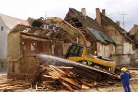 Mardin'de tarihi dokuya aykırı binalar yıkılıyor!