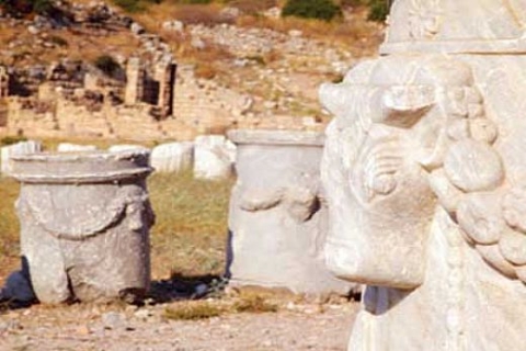 Bergama Müzesi'ndeki tarihi eserler sahip çıkılmasını bekliyor!