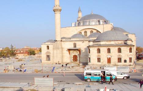  Mevlana Türbesi ve Sultan Selim Camii önünde meydan yapıldı!