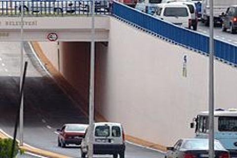 Sakarya'daki alt geçit esnafa kepenk kapattırdı!