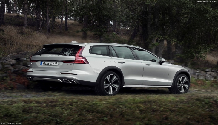 Volvo V60 Cross Country'nin fiyatı ne durumda? İşte Volvo V60 Cross Country, 12 Mart 2023 fiyat listesi...