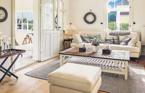 Oturma odalarında rahatlatıcı bir dekorasyon için neler yapılmalı?