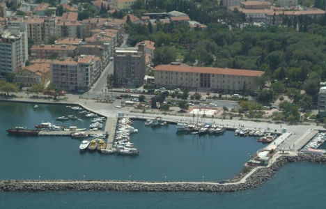 Çanakkale Eceabat iskelesinde 2 kilometrelik kuyruk oluştu! 