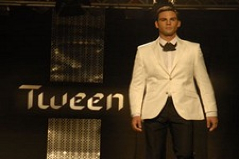 Orka Group, cirosunu artıran müdüre ev verdi!