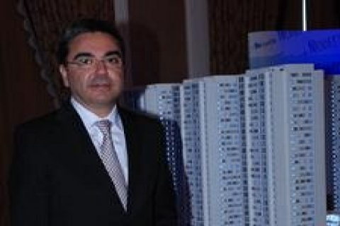 Özyurtlar New York'ta 5 minareye sponsor oldu