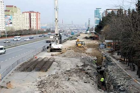 Beylikdüzü metrobüs hattına iki aylık daha gecikme!