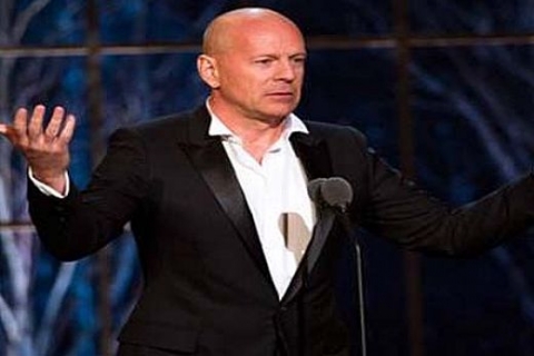 Bruce Willis Idaho Kayak Merkezi'ni bağışlıyor!