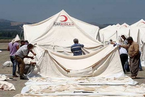 Suriye'den kaçanlara yakın şehirlerde konteyner ve çadırkentler oluşturuluyor!