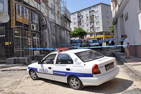 Çorlu'da 3. kattan düşen inşaat işçisini havada yakaladı!