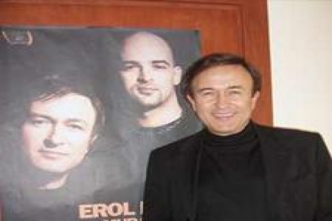 Erol Evgin müteahhitliğe başlıyor