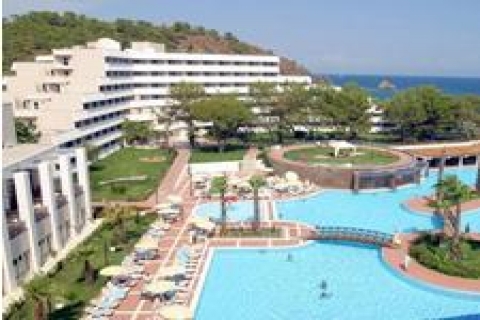 Rixos Hotels, Lares Park Oteli'ni kiraladı!