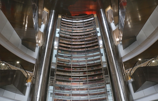 Dünyanın 24 katlı en yüksek milli kütüphanesi Cakarta da!