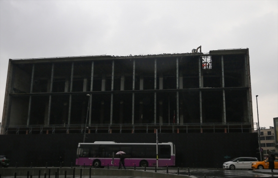 AKM nin çatısı yıkılıyor!