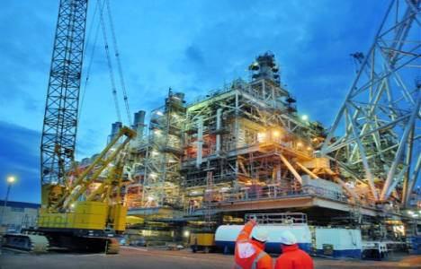 Tekfen 18 bin 500 ton ağırlığında petrol platformu kuruyor!