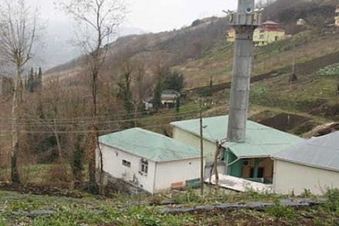 Trabzon Akçabaat'ta 280 kişilik Çınarlık Köyü'ne dördüncü cami!