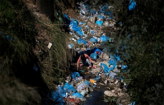 Yunanistan yanan Moria kampı yerine kalıcı bir mülteci merkezi inşa edecek!