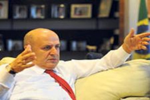 Her şehre bir hastane planı, tam güne takıldı