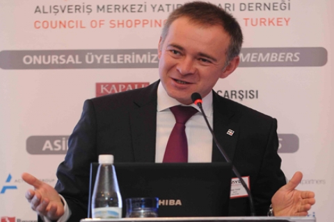 Hakan Kodal: AVM'ler kadınların vazgeçilmezi oldu!