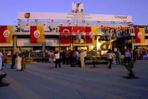 Galatasaray bayrağını Kadıköy'de dalgalandıran tesislerin kapısına mühür vuruldu!