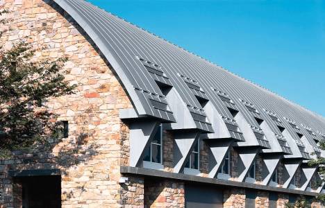 Binanın depremi hisseden parçası çatılar hayati önem taşıyor!