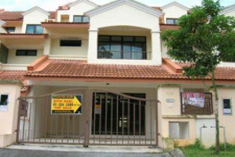 İngiltere'de ev fiyatları düştü