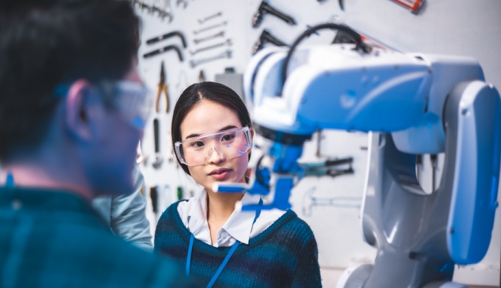 Geleceği parlak 7 meslek: İş dünyasında büyük fırsatlar kapıyı çalıyor! Hemen öğrenmeye başlayın!