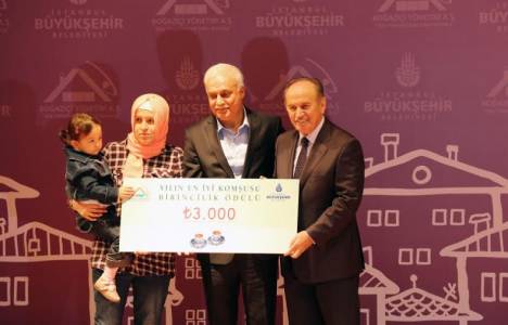 Yılın En İyi Komşusu’na ödülünü Kadir Topbaş verdi!