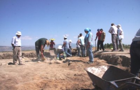  Hacılar Höyüğü'ndeki kazıların bu yılki bölümü başladı!
