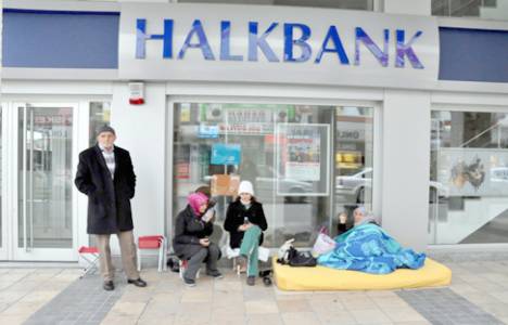  TOKİ Kayseri'de 5 konut için 12 gün banka önünde beklediler!