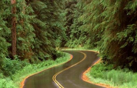 Bizim evin üstünden yol geçer mi?