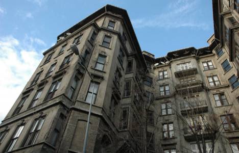 Karşıyaka'da 1 milyon 100 bin liraya satılık apartman!