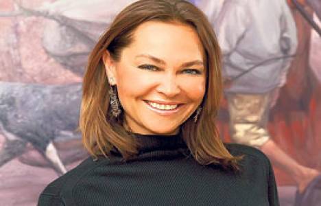  Hülya Avşar Van’da öğretmenevi yaptırdı! 