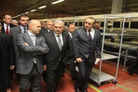 Tekirdağ'da Foxconn masaüstü bilgisayar fabrikası açıldı