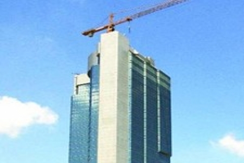 Ankara'da unutulan vinç otelle bütünleşti!