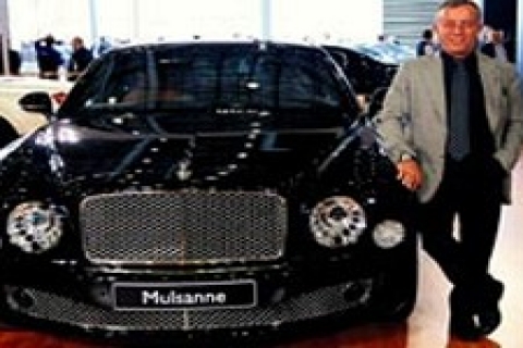 Ali Ağaoğlu, toplam 1.2 milyon euro değerinde 2 araba aldı!