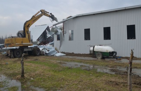Bursa Osmangazi'deki kaçak depo yıkıldı!