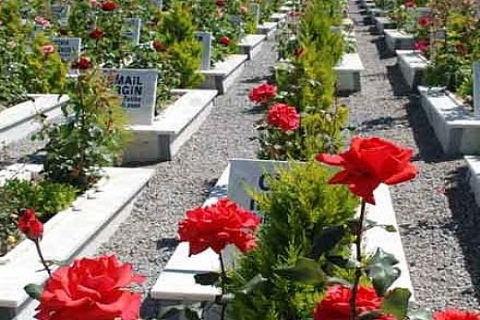 Tuzla Orhanlı Mezarlığı'nda 29 mezar nakledilecek!