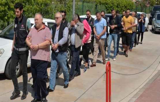 350 ev ve iş yerini üzerlerine geçiren aile yakalandı!