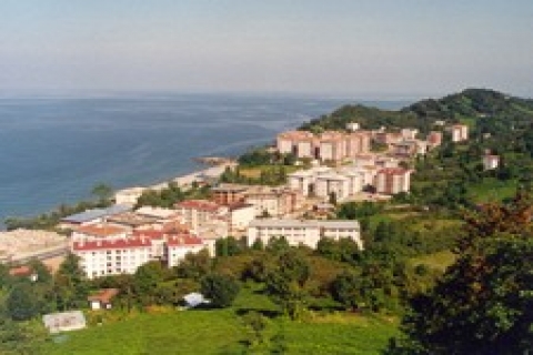 Hopa'da icradan 4 milyon 853 bin TL'ye satılık 5 katlı bina!