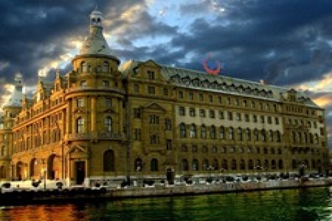 Haydarpaşa Tren Garı'na geçici çatı yapılıyor