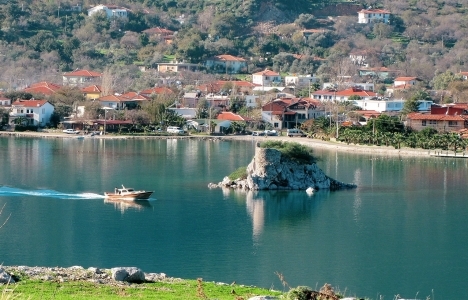 Marmaris'te kaçak otel inşaatında yıkım yapılıyor!