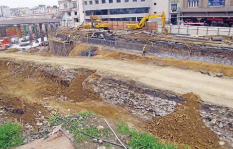 Taksim Cumhuriyet Caddesi’nde dalış tünelindeki kazı durduruldu!