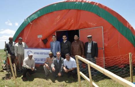 Akyaka Müftülüğü yaylacılar için mobil mescit kurdu!