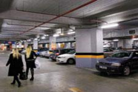 AVM'lerin otopark ücreti yılan hikayesine döndü!