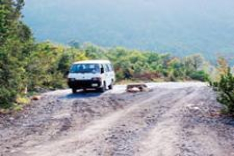 Ereğli'de TOKİ binalarına giden yol yapılamıyor!