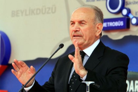 Kadir Topbaş yol bakım çalışmaları eleştirilerine tepki gösterdi! 