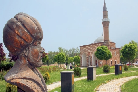  Kamberler Tarihi Parkı'ndaki padişah heykellerini çaldılar!