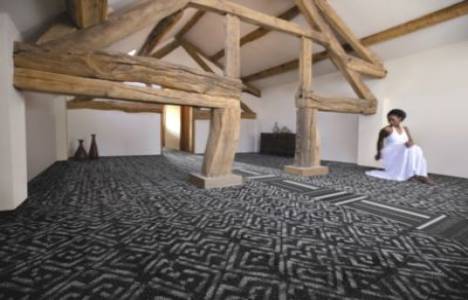  Interface bitkilerden halı üretti!