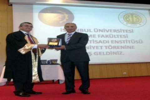 ASPEN Yönetim Kurulu Başkanı Cemal Yılmaz a İÜ den plaket!