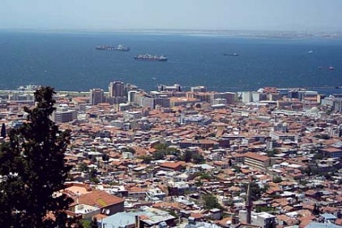 TOKİ, İzmir Kentsel Yenileme Projesi'nde Kadifekaleliler'e kucak açtı!